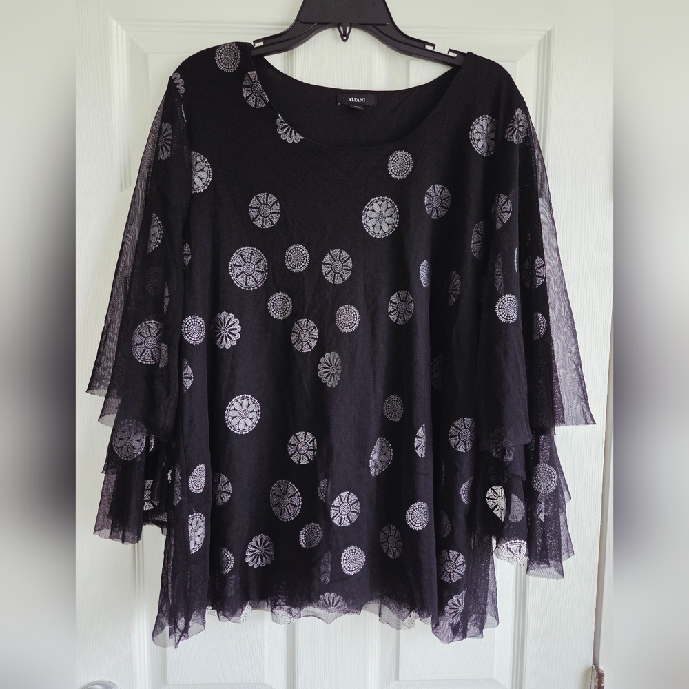 Alfani ✨️ Elegant Black and White Patterned Women's Top Size XXL